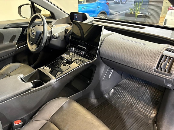 Subaru Solterra 7 of 9