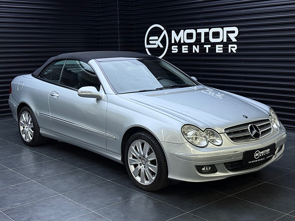 Mercedes-Benz CLK350 3 of 30