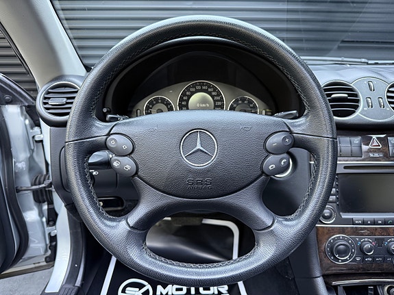 Mercedes-Benz CLK350 18 of 30