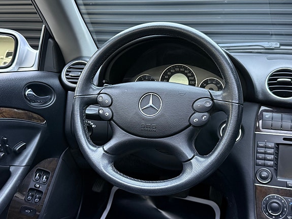 Mercedes-Benz CLK350 17 of 30