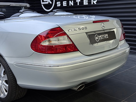 Mercedes-Benz CLK350 10 of 30