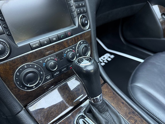 Mercedes-Benz CLK350 27 of 30