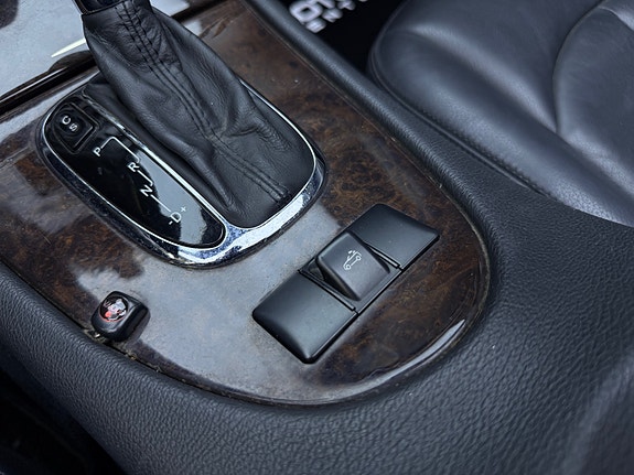 Mercedes-Benz CLK350 28 of 30