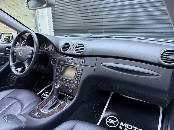 Mercedes-Benz CLK350 16 of 30