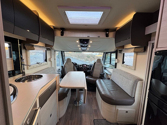 Challenger Sirius 3078XLB M2018 10 of 19