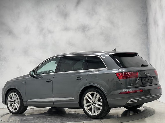 Audi Q7 9 of 30