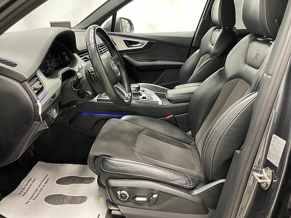 Audi Q7 25 of 30