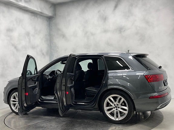 Audi Q7 17 of 30
