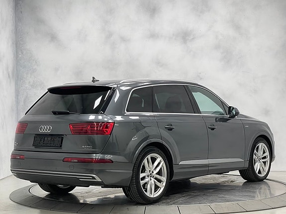 Audi Q7 12 of 30