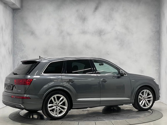 Audi Q7 10 of 30