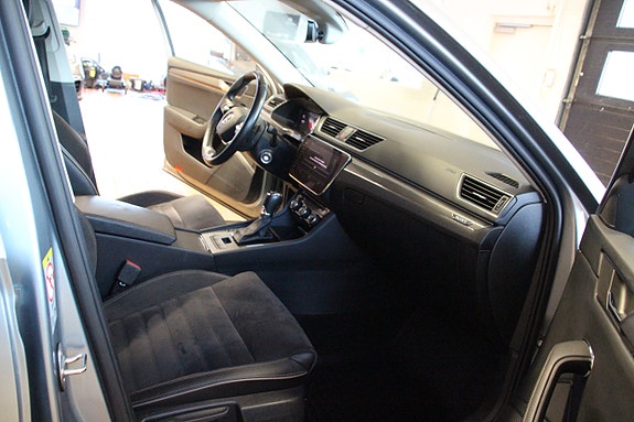Skoda Superb 10 of 26