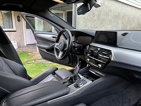 BMW 530e 25 of 30