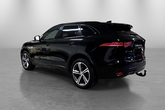 Jaguar F-PACE 7 of 30