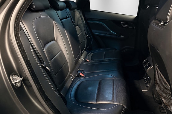 Jaguar F-PACE 24 of 30