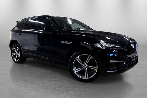 Jaguar F-PACE 13 of 30