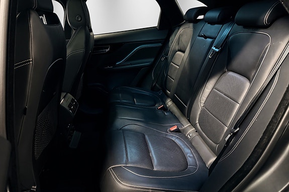 Jaguar F-PACE 22 of 30