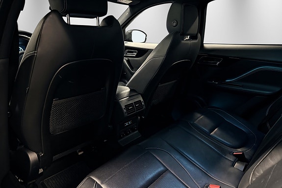 Jaguar F-PACE 23 of 30