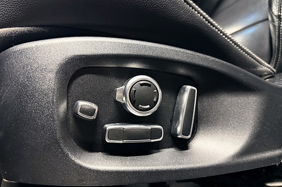 Jaguar F-PACE 18 of 30