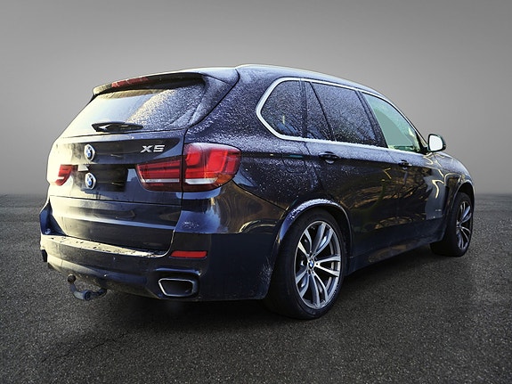 BMW X5 3 of 5