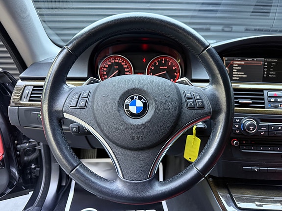 BMW 335i 13 of 30