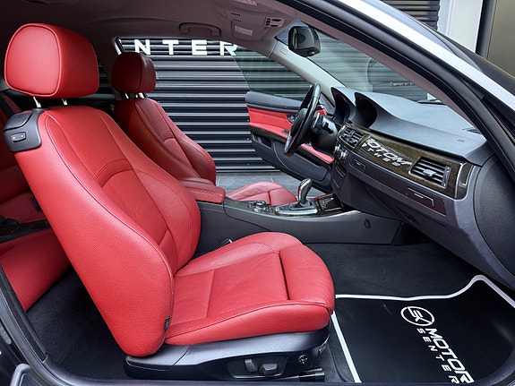 BMW 335i 27 of 30
