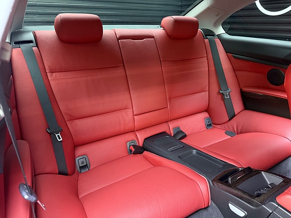 BMW 335i 29 of 30