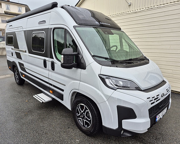 Adria Twin Supreme 640SLB/180HK/MACH/Krok/Aut/Solcelle/Sykkelstativ/Markise +