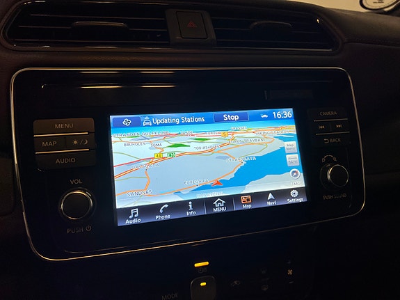 Nissan Leaf 16 of 19