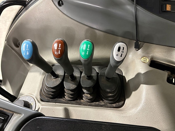 Valtra T151 G6L LASTER/ 710HJUL/ FRONTHYDRALIKK 2008, kr 579 000,-