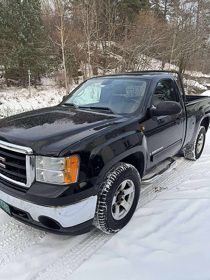 GMC Sierra 4 of 5