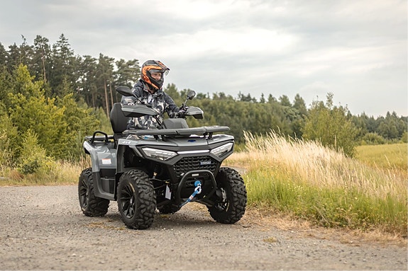 Linhai Linhai Landforce 550 – 493 cc / 36 hk, 4×4 m/diff-sperre, EPS, 7" display & 3000 lbs vinsj