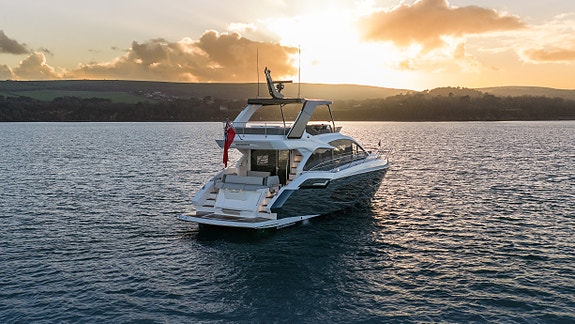 Sunseeker Manhattan 56 -Vises under Cannes Yachting Festival 2026 7 of 20