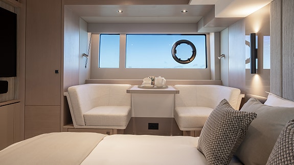 Sunseeker Manhattan 56 -Vises under Cannes Yachting Festival 2026 14 of 20