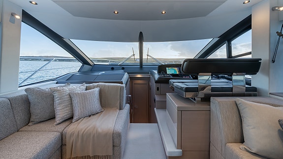 Sunseeker Manhattan 56 -Vises under Cannes Yachting Festival 2026 9 of 20