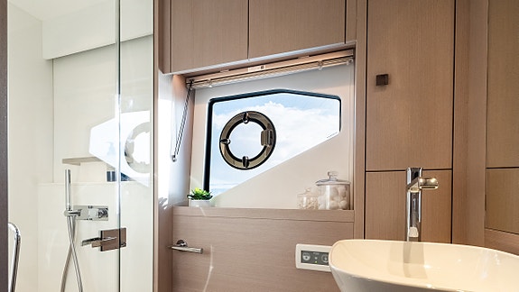 Sunseeker Manhattan 56 -Vises under Cannes Yachting Festival 2026 20 of 20