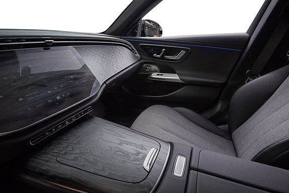Mercedes-Benz E300 de 13 of 30