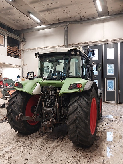 CLAAS Arion 460 3 of 7