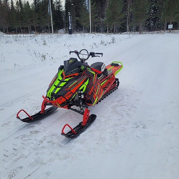 Polaris 850 PRO-RMK 155 2 of 15