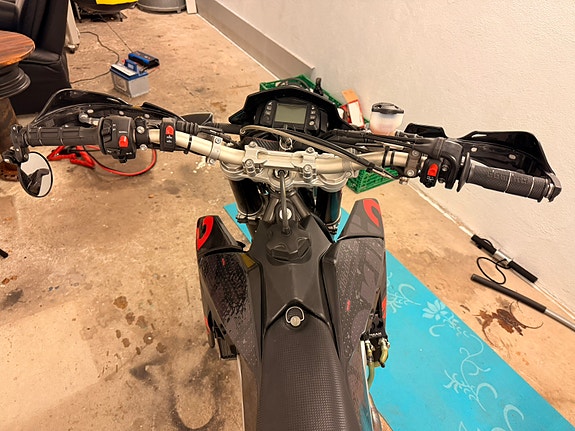 Aprilia SXV 550 11 of 14