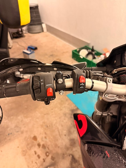 Aprilia SXV 550 12 of 14
