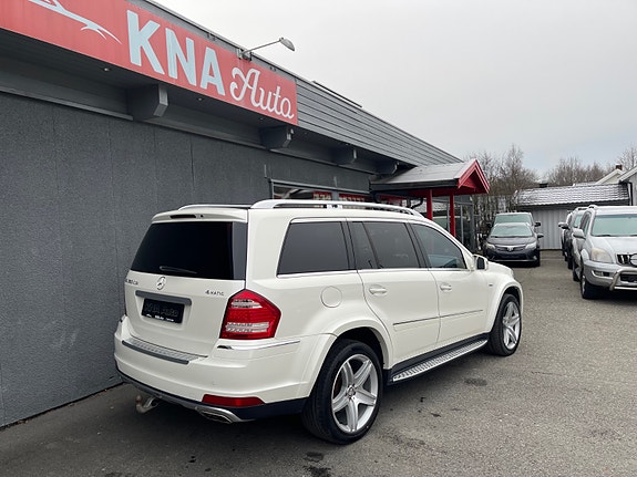 Mercedes-Benz GL350 8 of 30