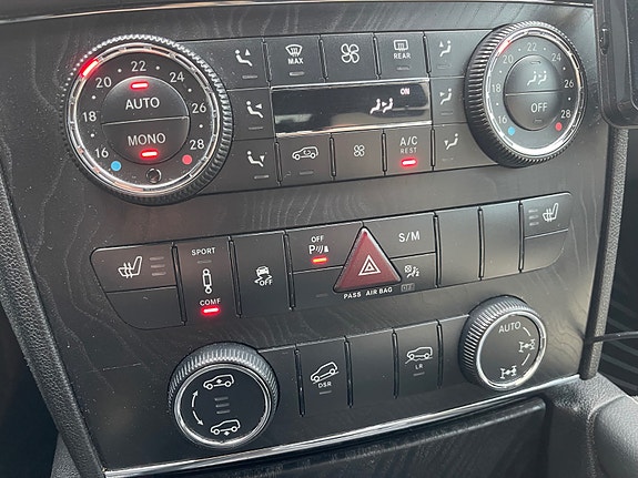 Mercedes-Benz GL350 27 of 30