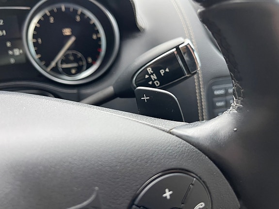 Mercedes-Benz GL350 14 of 30