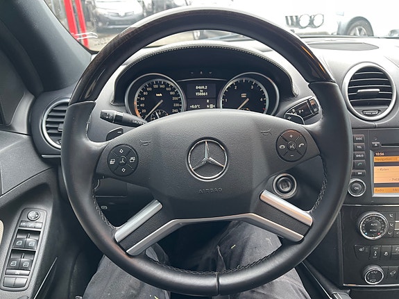 Mercedes-Benz GL350 10 of 30