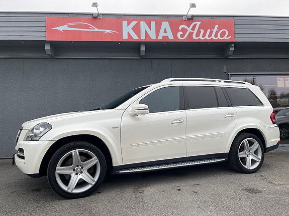 Mercedes-Benz GL350 3 of 5