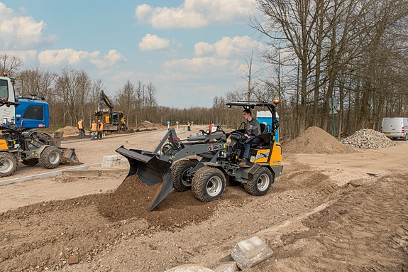 Giant G2300HD 4 of 6