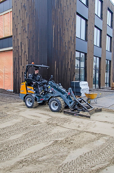 Giant G2300HD 3 of 6