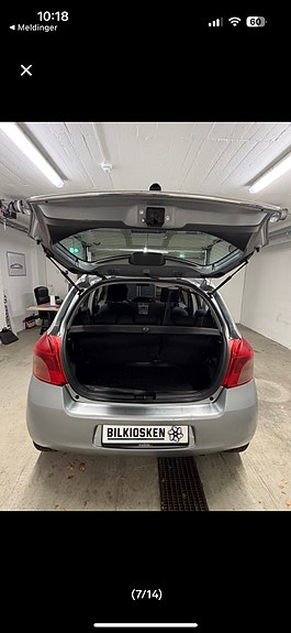 Toyota Yaris 7 of 15