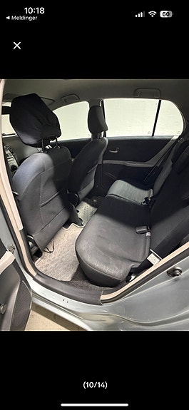 Toyota Yaris 9 of 15