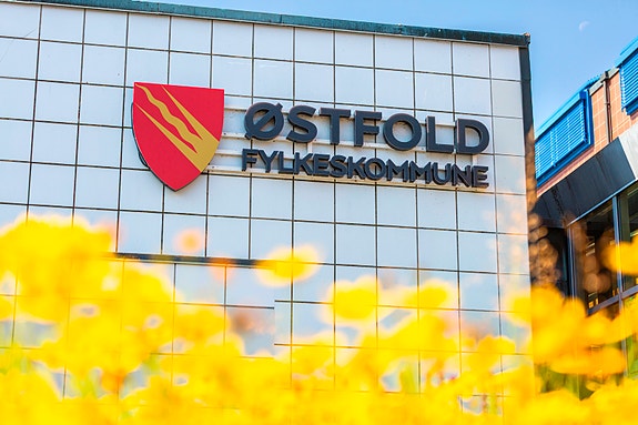 Østfold fylkeskommune, Plan, prosjektering og utbygging logo